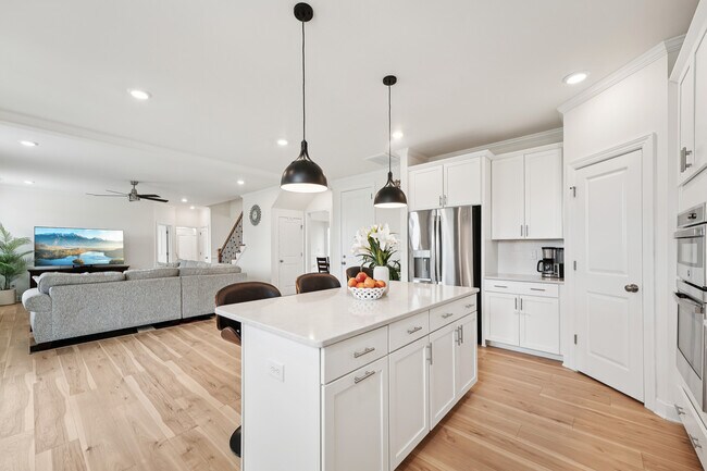 Building Photo - 200 Cloud Berry Ln