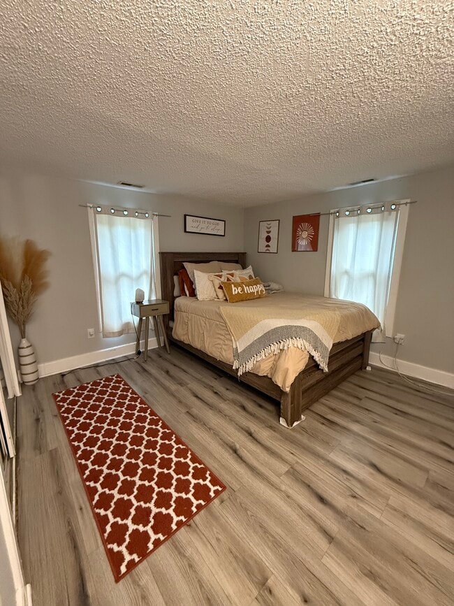 Building Photo - 1015 N Main St