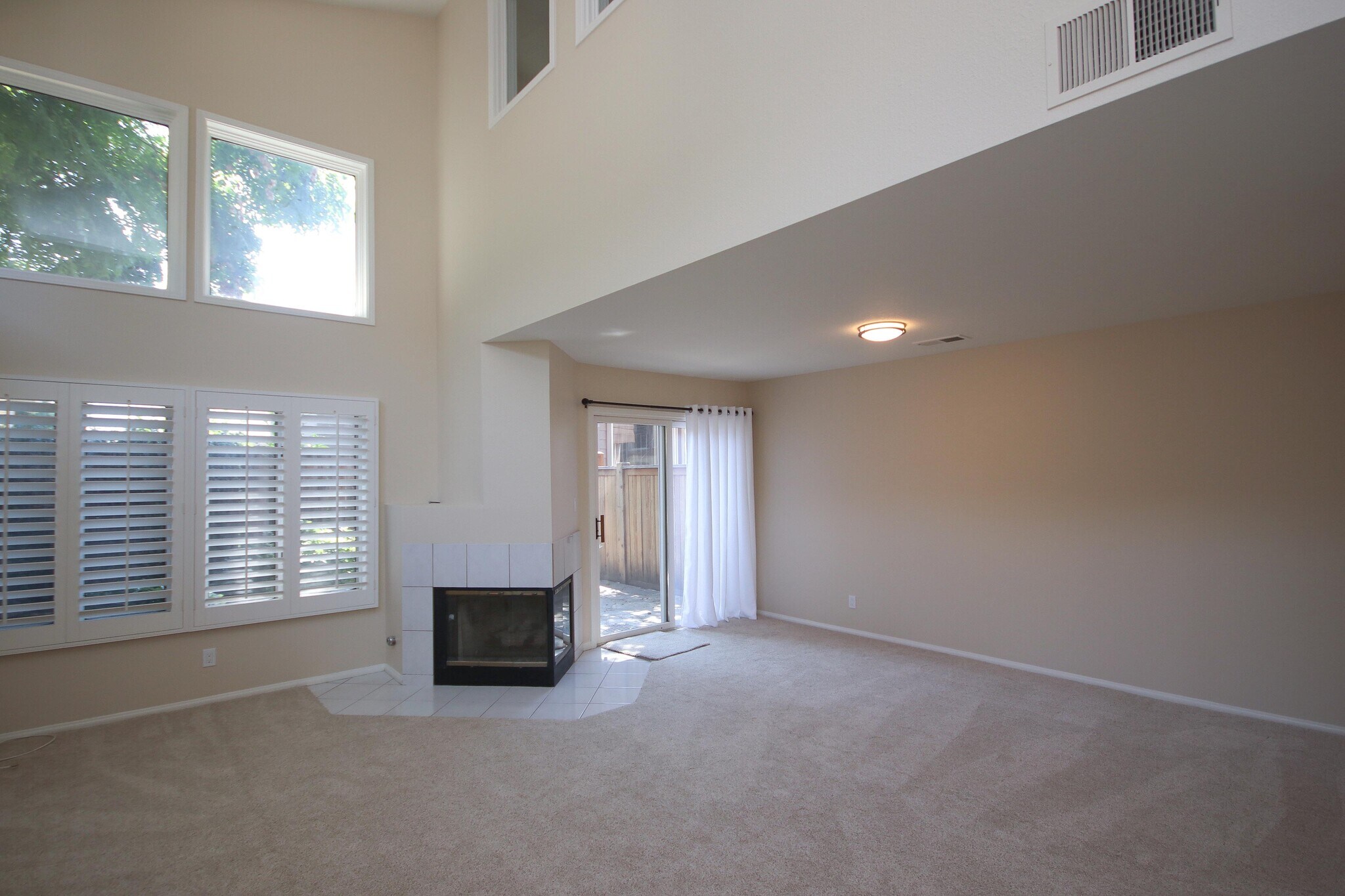Building Photo - 1074 Rocton Dr