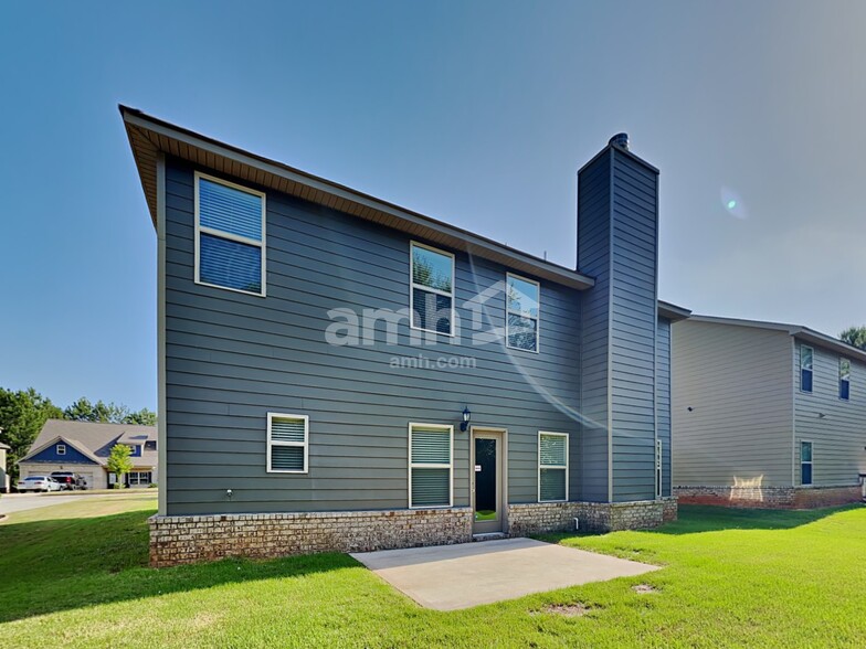 Building Photo - 1078 Hartwell Rd