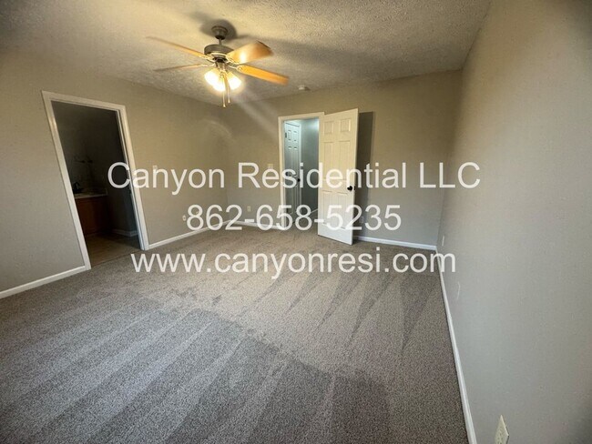 Building Photo - Spacious 3-Bedroom Home for Rent in Raeford