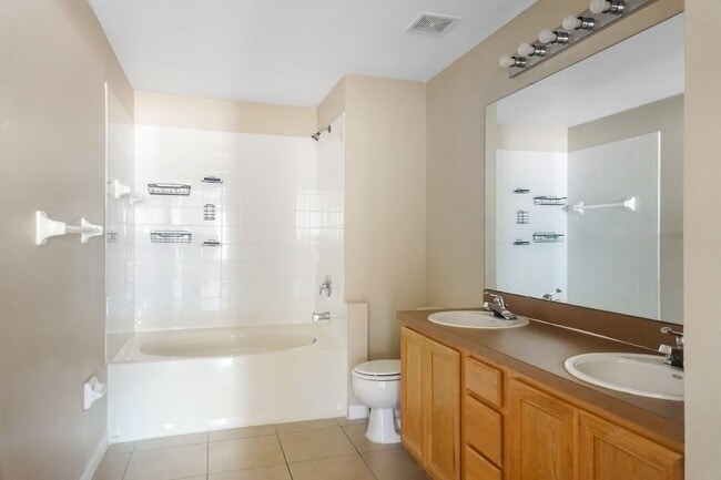 Building Photo - Discover Your Ideal Home in Poinciana, FL!