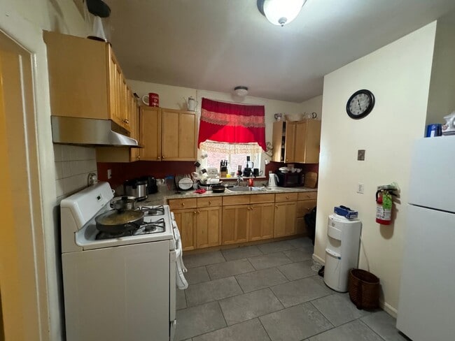 Building Photo - 57 Lubec St