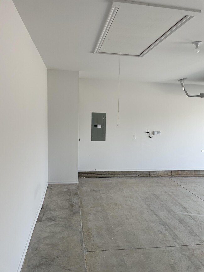 Building Photo - 2544 NW 199th St