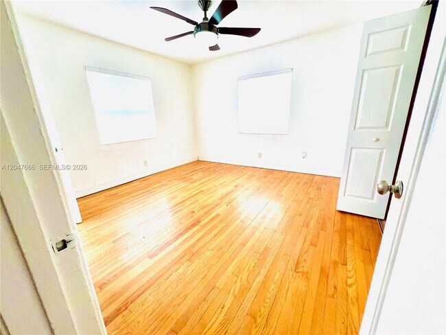 Building Photo - 410 Pinecrest Dr