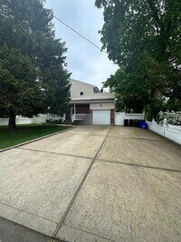 Building Photo - 158 Farmers Ave
