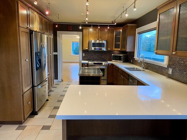 Building Photo - Seattle Home - Phinney Ridge