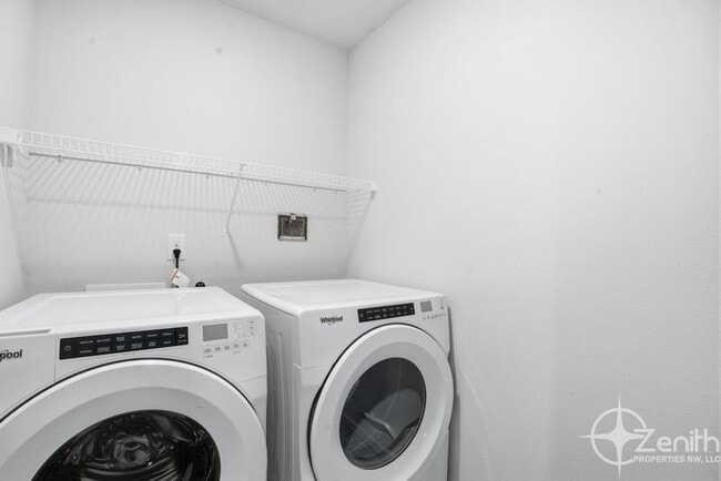 Building Photo - 11726 NE 23rd St