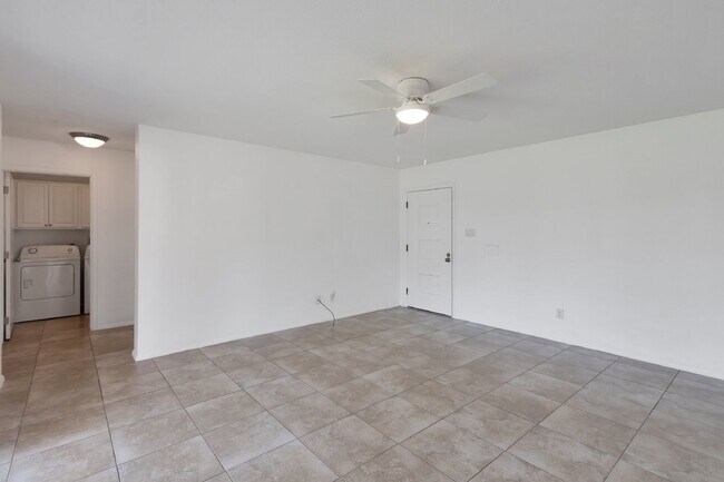 Building Photo - Terrific Old Town Scottsdale Rental!