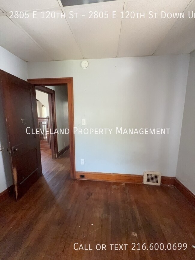 Building Photo - 2805 E 120th St