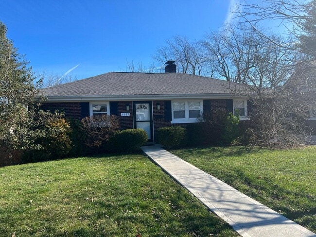 Building Photo - 2580 Millbrook Dr