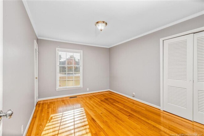 Building Photo - 2706 Huntington Rd