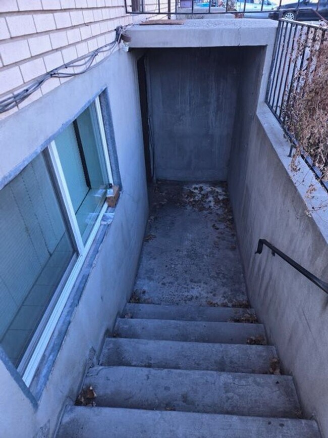 Building Photo - 271 N 300 W
