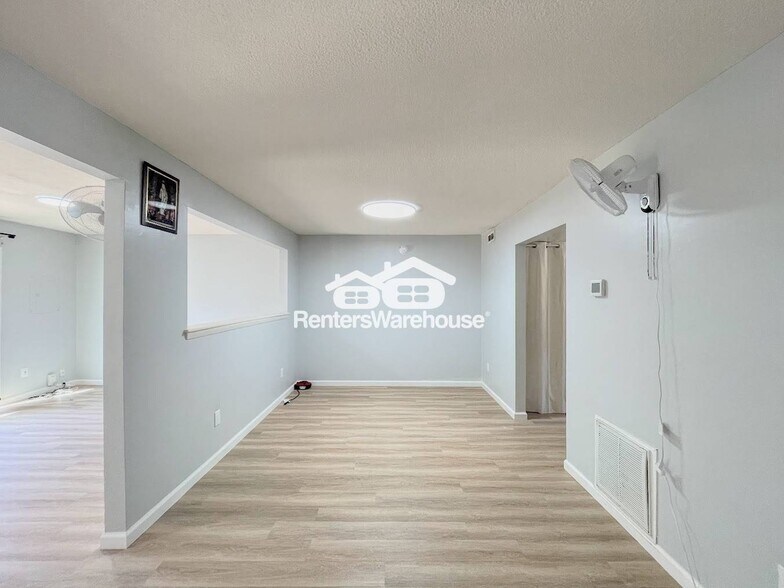 Building Photo - 5031 Clairmont Ct