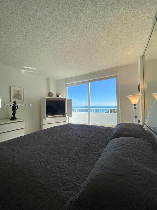 Building Photo - 177 Ocean Ln Dr