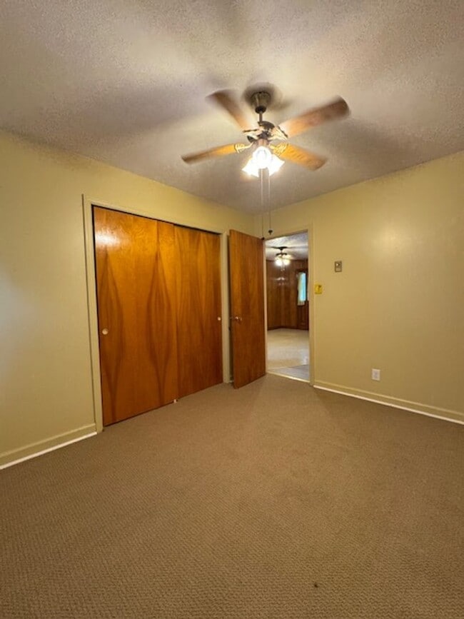 Building Photo - 709 Luther Dr