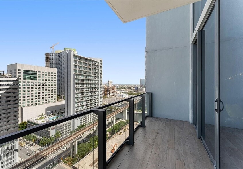 Building Photo - 88 SW 7th St