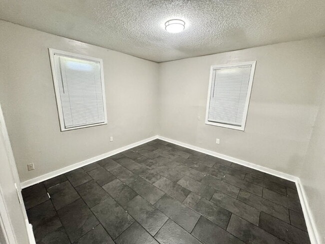 Building Photo - 1862 Farrington St