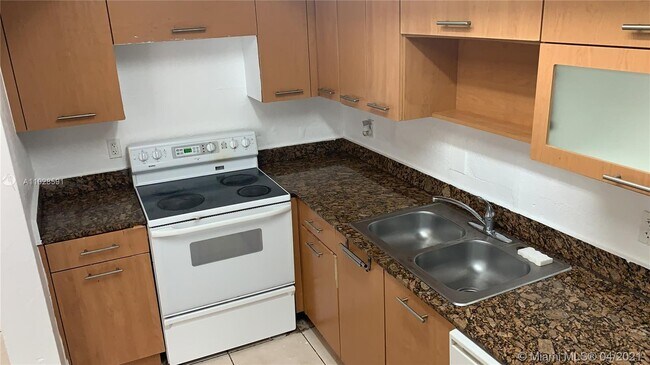 Primary Photo - 13700 NE 6th Ave