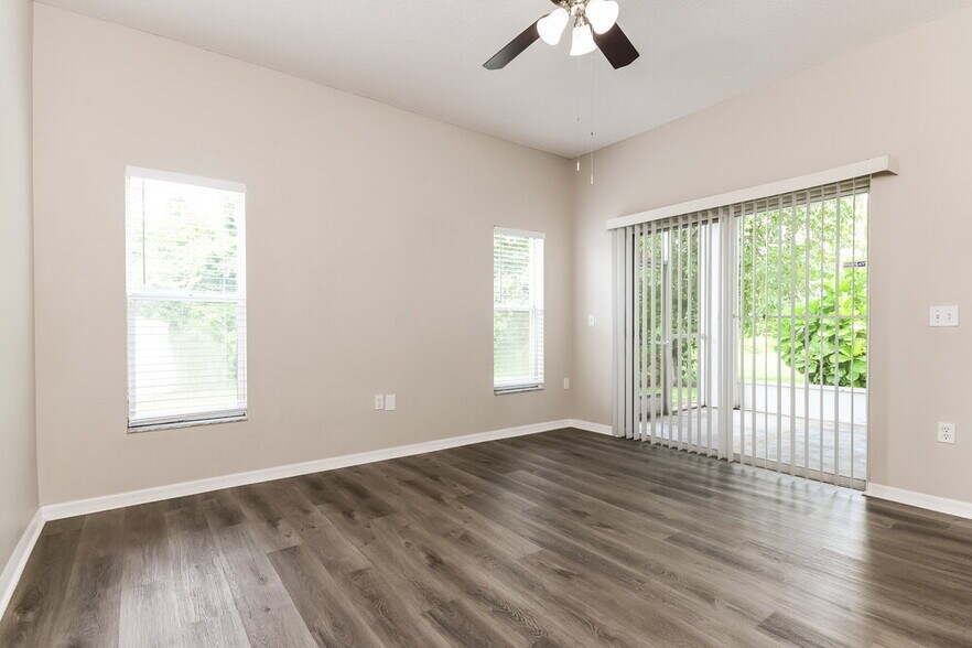 Building Photo - 556 Pinehurst Cove