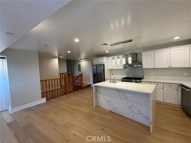 Building Photo - 204 Mockingbird Ln