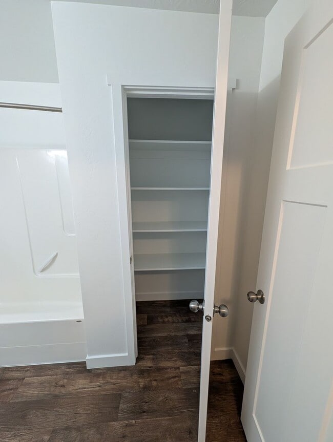 Building Photo - January Rent Free! 3 Bed 2 Bath Townhouse for Rent!