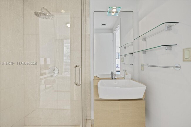 Building Photo - 200 Biscayne Blvd Way