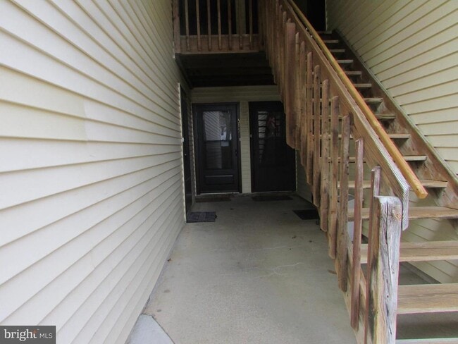 Building Photo - 515 Lindsey Ct