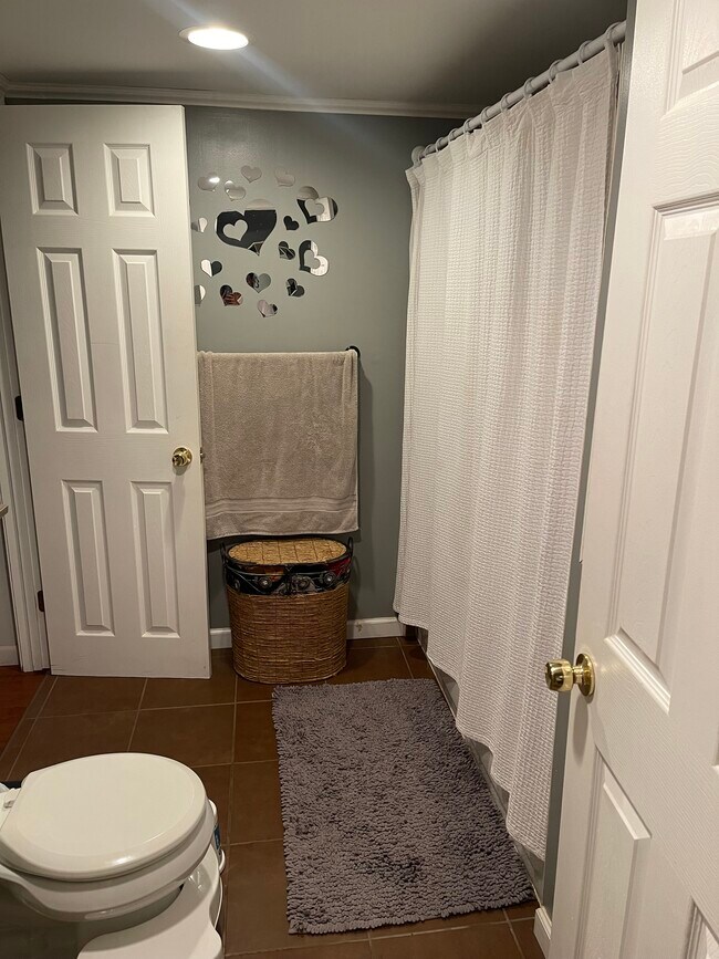 Building Photo - 910 Ramsay St