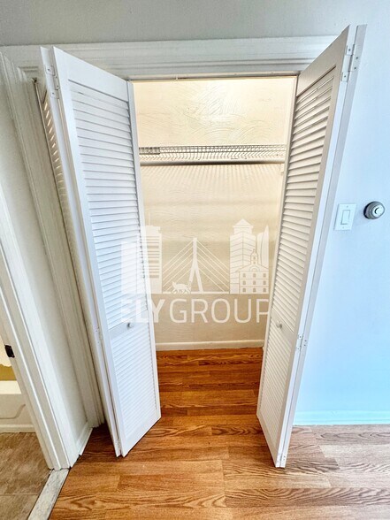 Building Photo - 8 Medford St