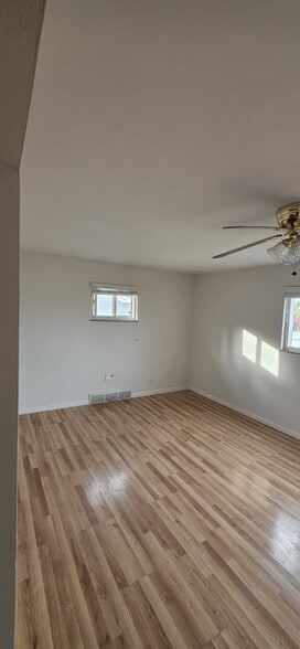 Building Photo - 248 Lakeside Dr