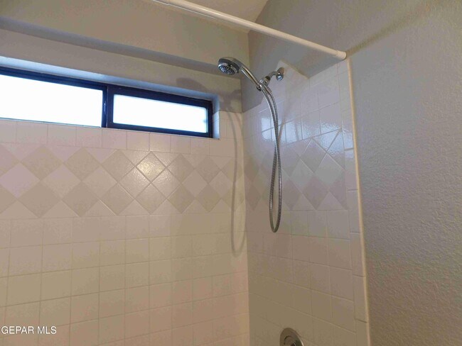 Building Photo - 8609 Pilgrimage Cir