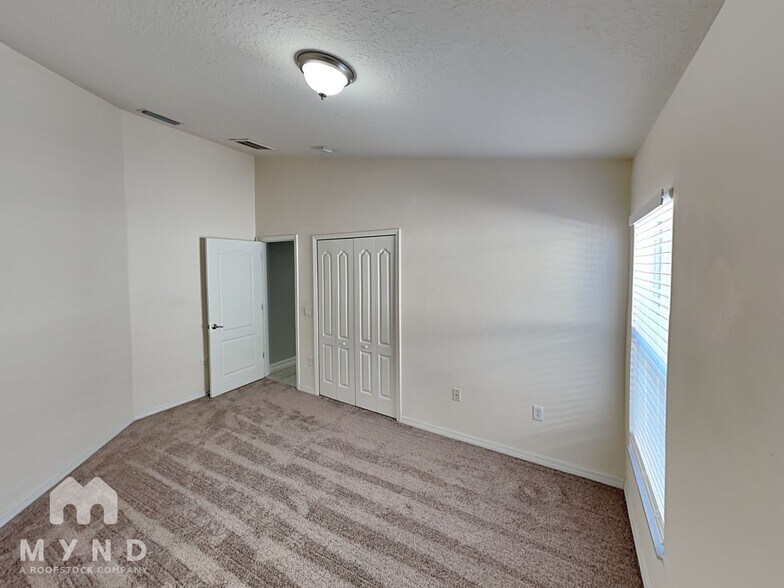 Building Photo - 8105 Tar Hollow Dr