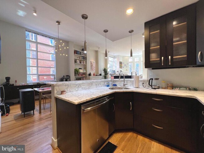 Building Photo - 1209 O St NW