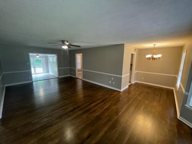 Building Photo - Great home in a cove, Southaven Schools!