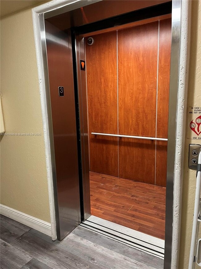 Building Photo - 2415 NW 16th St Rd