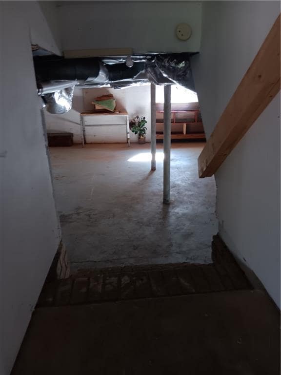 Building Photo - 1415 Bubbling Creek Rd NE