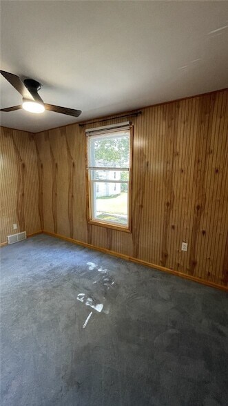 Building Photo - 507 Cherry St
