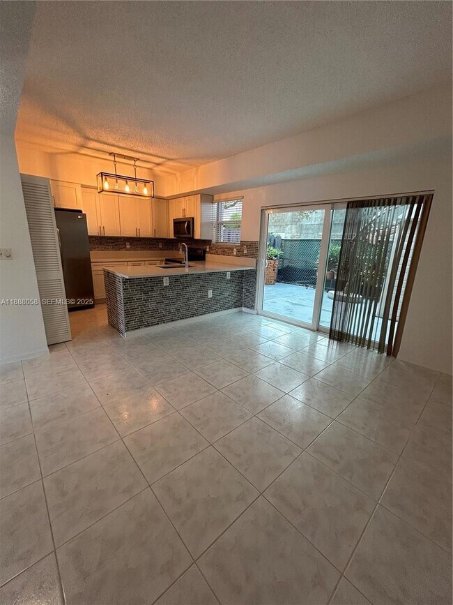 Building Photo - 5225 NW 112th Ave