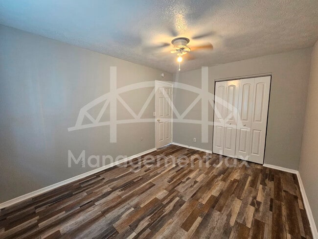 Building Photo - 7216 Ken Knight Dr W