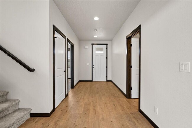 Building Photo - Spacious 4-Bedroom, 2.5 Bath, Two-Story Gem with a Fenced Yard!