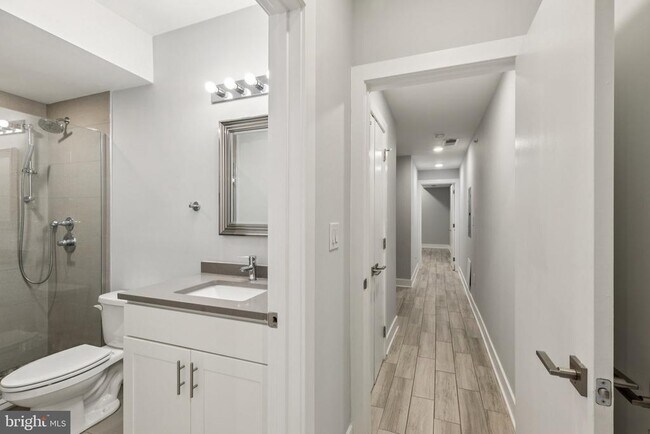 Building Photo - 814 N Uber St