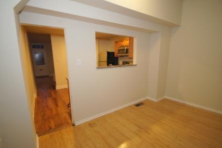 Building Photo - ADORABLE PET-FRIENDLY 2-BEDROOM TOWNHOUSE ...