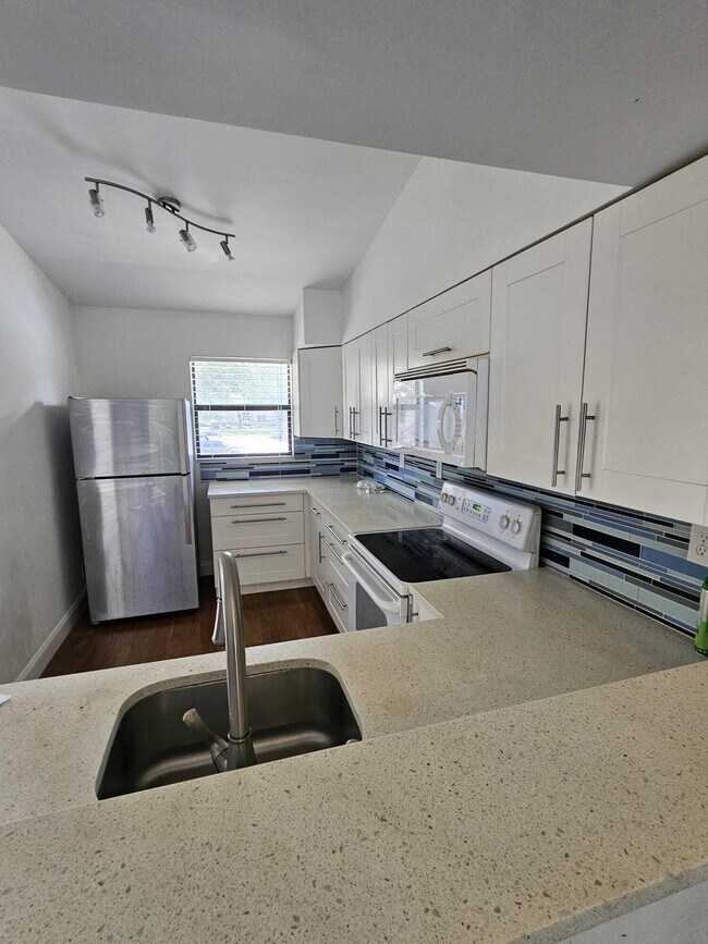 Building Photo - 3130 Millwood Terrace