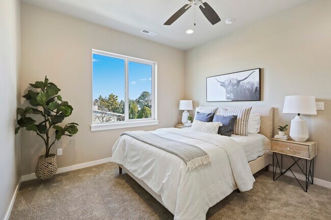Building Photo - 16542 Red Oak Dr