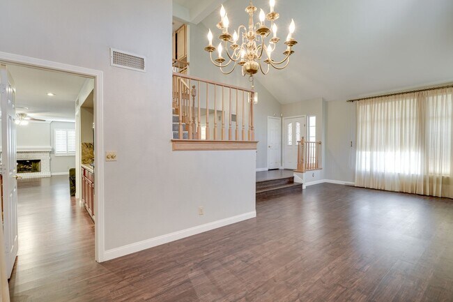 Building Photo - Luxury Meets Comfort in This Beautiful 4-Bedroom Retreat