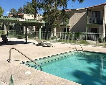 Building Photo - Beautifully Updated 2-Bedroom Townhome in Lakeview Villas!
