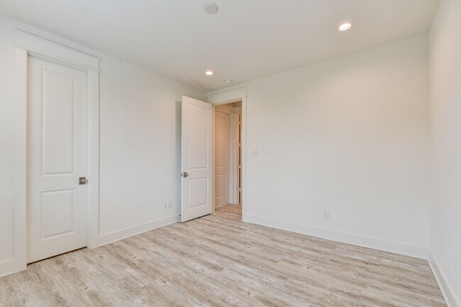 Building Photo - 2539 Judiway St