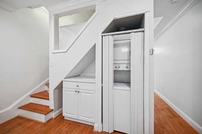 Building Photo - Charming 2 Bedroom in Foggy Bottom