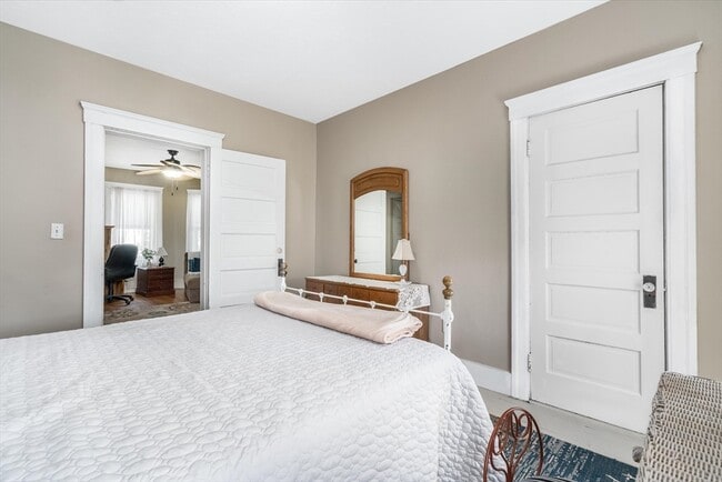 Building Photo - 427 Hamilton St